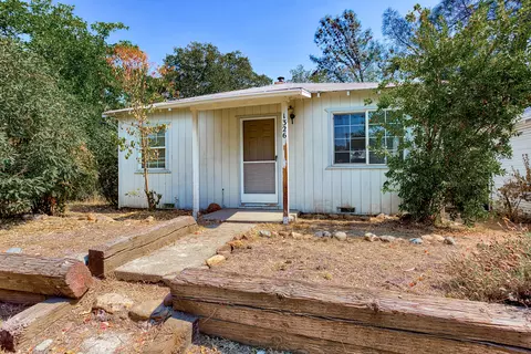 1326 Magnolia Ave, Redding, CA 96001 photo 4
