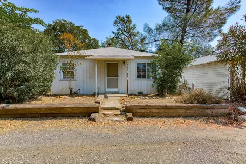 1326 Magnolia Ave, Redding, CA 96001 photo 1