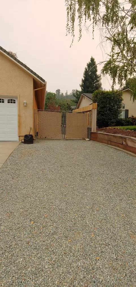 2255 Wicklow St, Redding, CA 96001 photo 13
