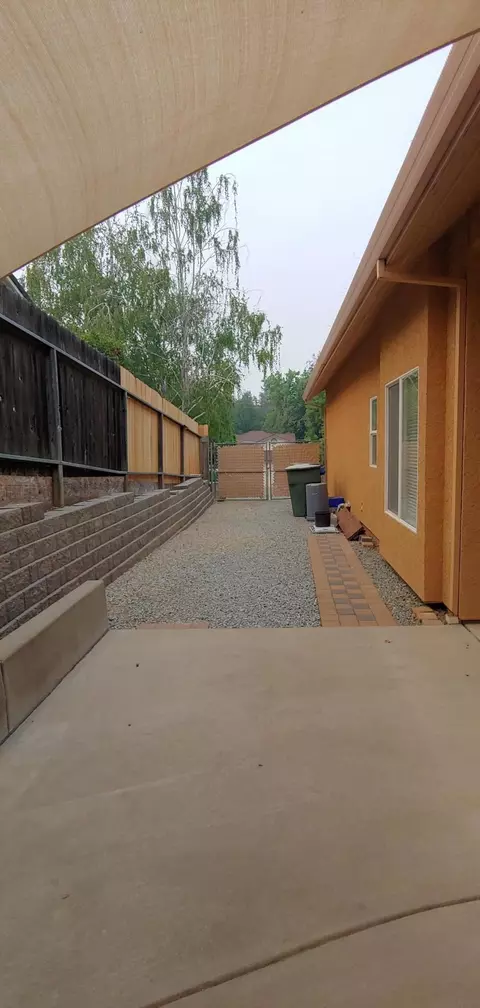 2255 Wicklow St, Redding, CA 96001 photo 12