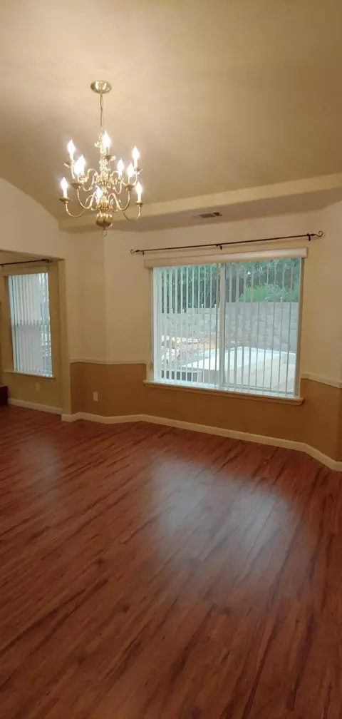 2255 Wicklow St, Redding, CA 96001 photo 4