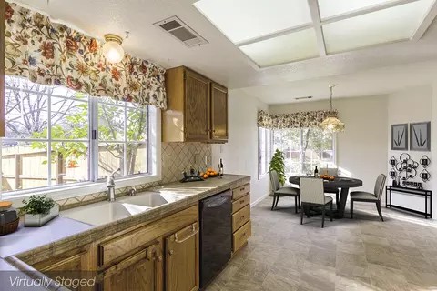 1288 Edgewood Dr, Redding, CA 96003 photo 4