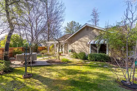 1288 Edgewood Dr, Redding, CA 96003 photo 15