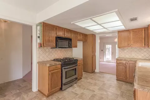 1288 Edgewood Dr, Redding, CA 96003 photo 5