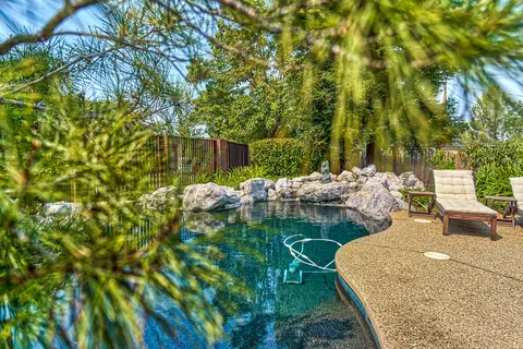3455 Hillcrest St, Redding, CA 96001 photo 3