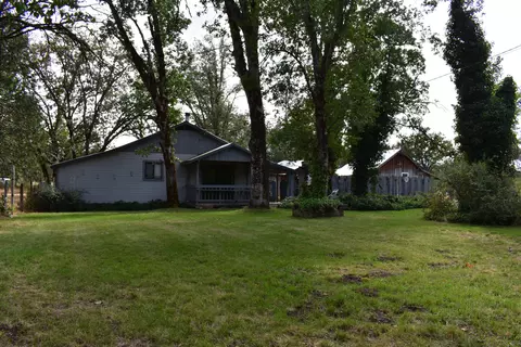 53 Humboldt, Hayfork, CA 96041 photo 3