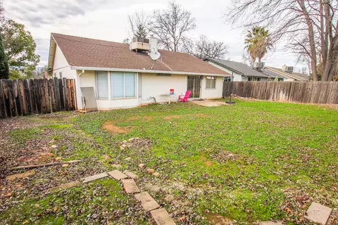 1961 Trumpet Dr, Redding, CA 96003 photo 10
