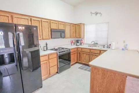 1961 Trumpet Dr, Redding, CA 96003 photo 3