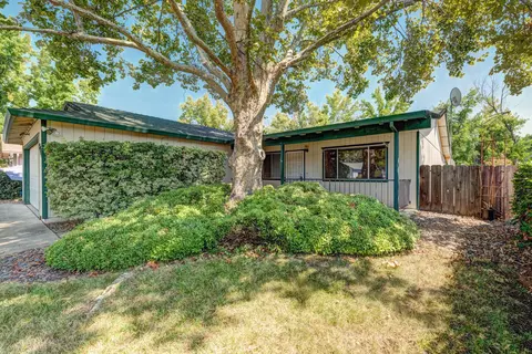 3721 Sunwood Dr, Redding, CA 96002 photo 2