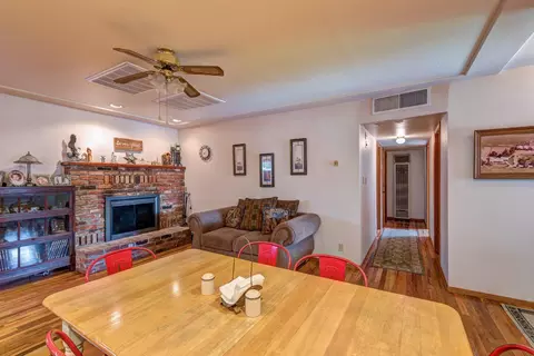 2882 Robert Ct, Redding, CA 96002 photo 9