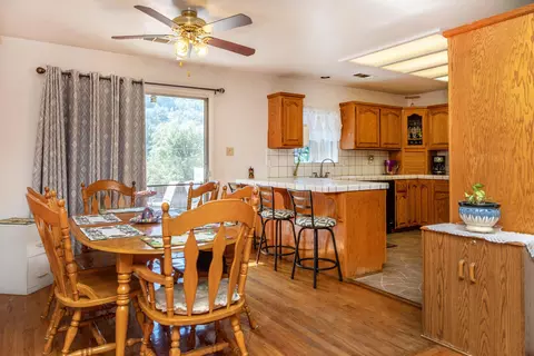 3265 Sunset Dr, Redding, CA 96001 photo 6