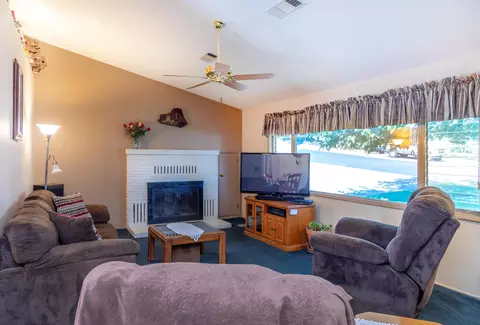 3265 Sunset Dr, Redding, CA 96001 photo 4