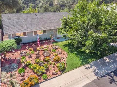 3265 Sunset Dr, Redding, CA 96001 photo 17
