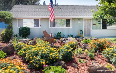 3265 Sunset Dr, Redding, CA 96001 photo 3