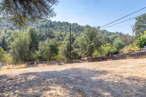 3265 Sunset Dr, Redding, CA 96001 photo 16