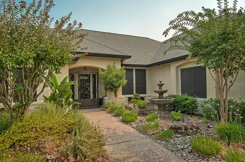 4015 Silver Lace Ln, Redding, CA 96001 photo 2