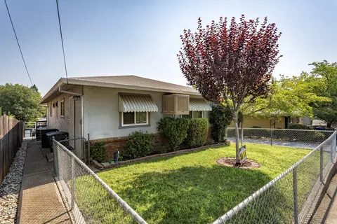 1623 Willis St, Redding, CA 96001 photo 3
