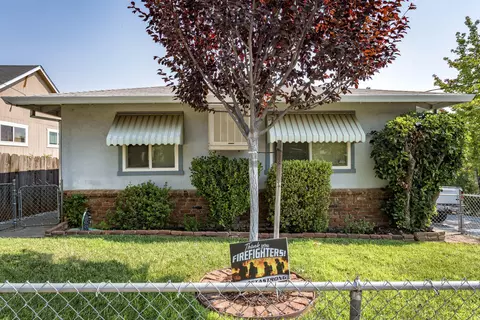 1623 Willis St, Redding, CA 96001 photo 2