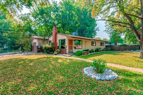 2116 Washington Ave, Redding, CA 96001 photo 1