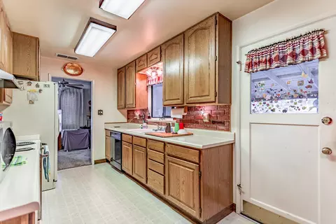 2116 Washington Ave, Redding, CA 96001 photo 8