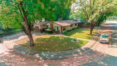 2116 Washington Ave, Redding, CA 96001 photo 2