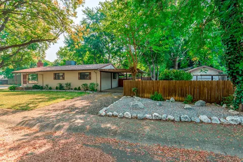 2116 Washington Ave, Redding, CA 96001 photo 3