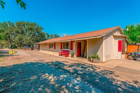 10259 Abernathy Ln, Redding, CA 96003 photo 1