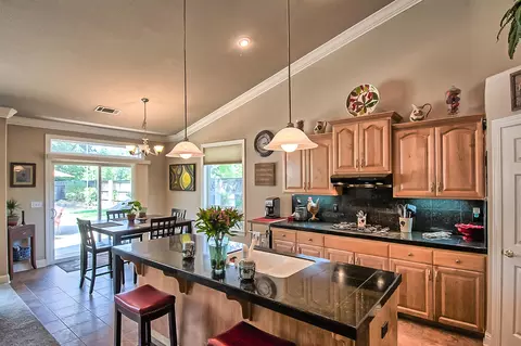 2790 Pacific Ave, Redding, CA 96002 photo 6