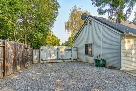 438 Agate Way, Redding, CA 96003 photo 38