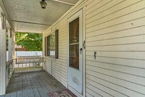 438 Agate Way, Redding, CA 96003 photo 4