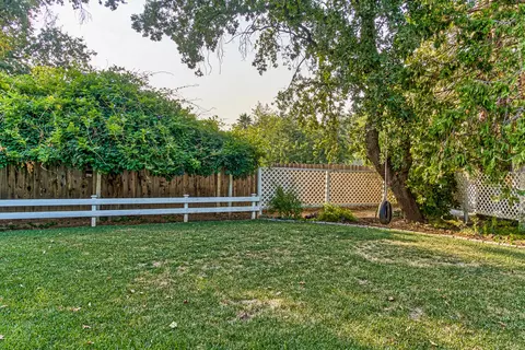 438 Agate Way, Redding, CA 96003 photo 34