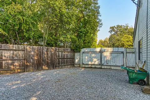 438 Agate Way, Redding, CA 96003 photo 37