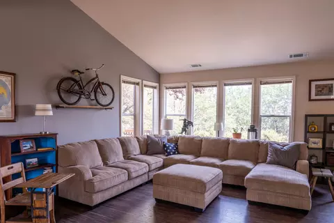 8312 Secluded Valley Dr, Redding, CA 96001 photo 5