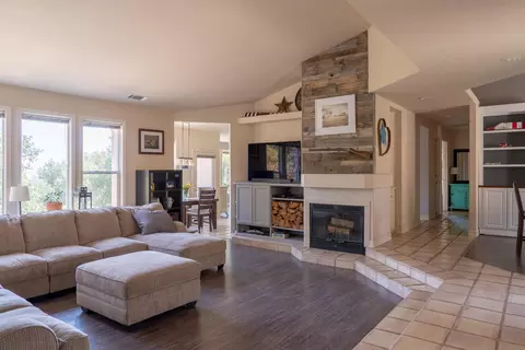 8312 Secluded Valley Dr, Redding, CA 96001 photo 6
