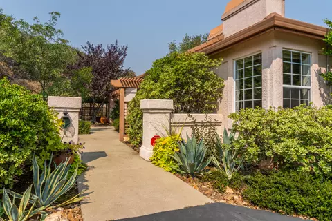 8312 Secluded Valley Dr, Redding, CA 96001 photo 2