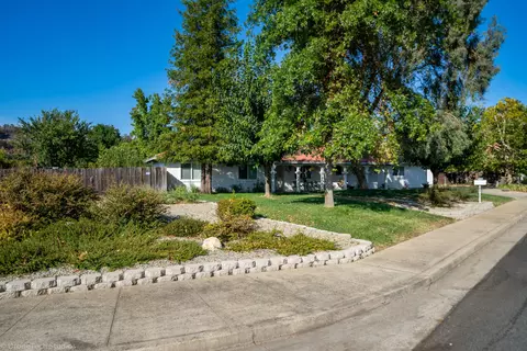 2682 Amethyst Way, Redding, CA 96003 photo 5