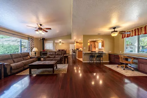 2682 Amethyst Way, Redding, CA 96003 photo 16