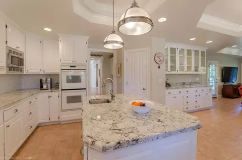4610 St Charles Dr, Redding, CA 96002 photo 17