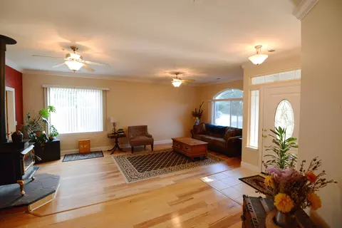 4055 Cambria Dr, Redding, CA 96002 photo 9