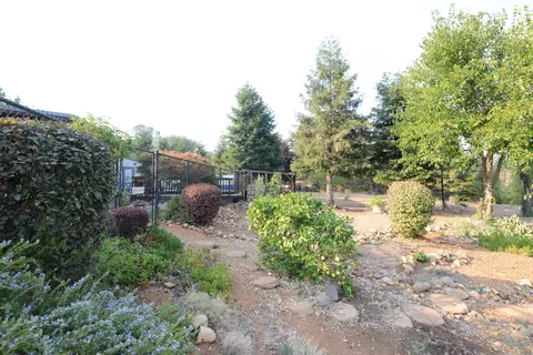 4055 Cambria Dr, Redding, CA 96002 photo 44