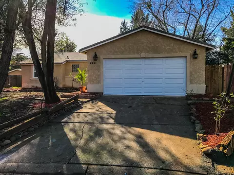 2221 Jonquil Way, Redding, CA 96002 photo 5