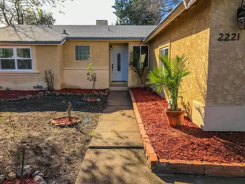 2221 Jonquil Way, Redding, CA 96002 photo 4