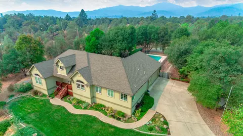 11800 Quartz Hill Rd, Redding, CA 96003 photo 1