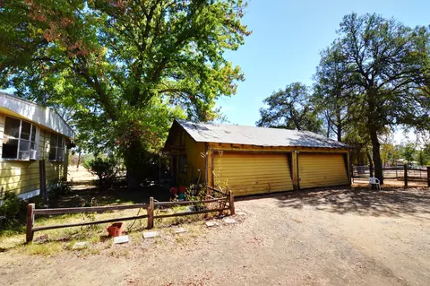 21098 Golden W Rd, Redding, CA 96003 photo 3
