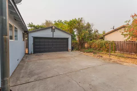 2553 Belladonna St, Redding, CA 96002 photo 24