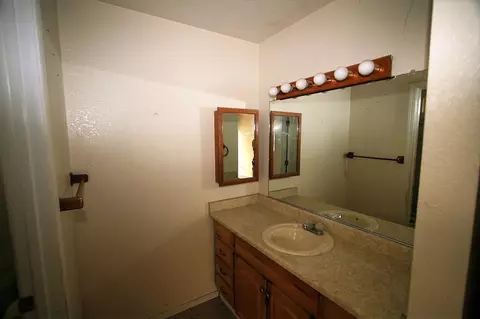 1146 Belcrest Dr, Redding, CA 96003 photo 11