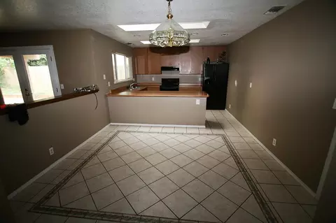 1146 Belcrest Dr, Redding, CA 96003 photo 6