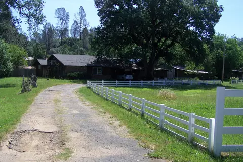 10227 Salmon Crk, Redding, CA 96003 photo 7