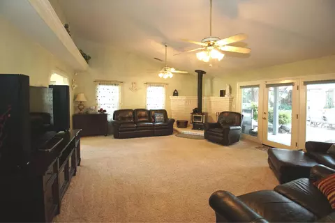 3661 Eagle Pkwy, Redding, CA 96001 photo 12