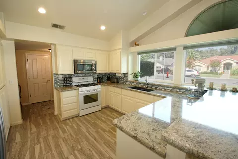 3661 Eagle Pkwy, Redding, CA 96001 photo 7